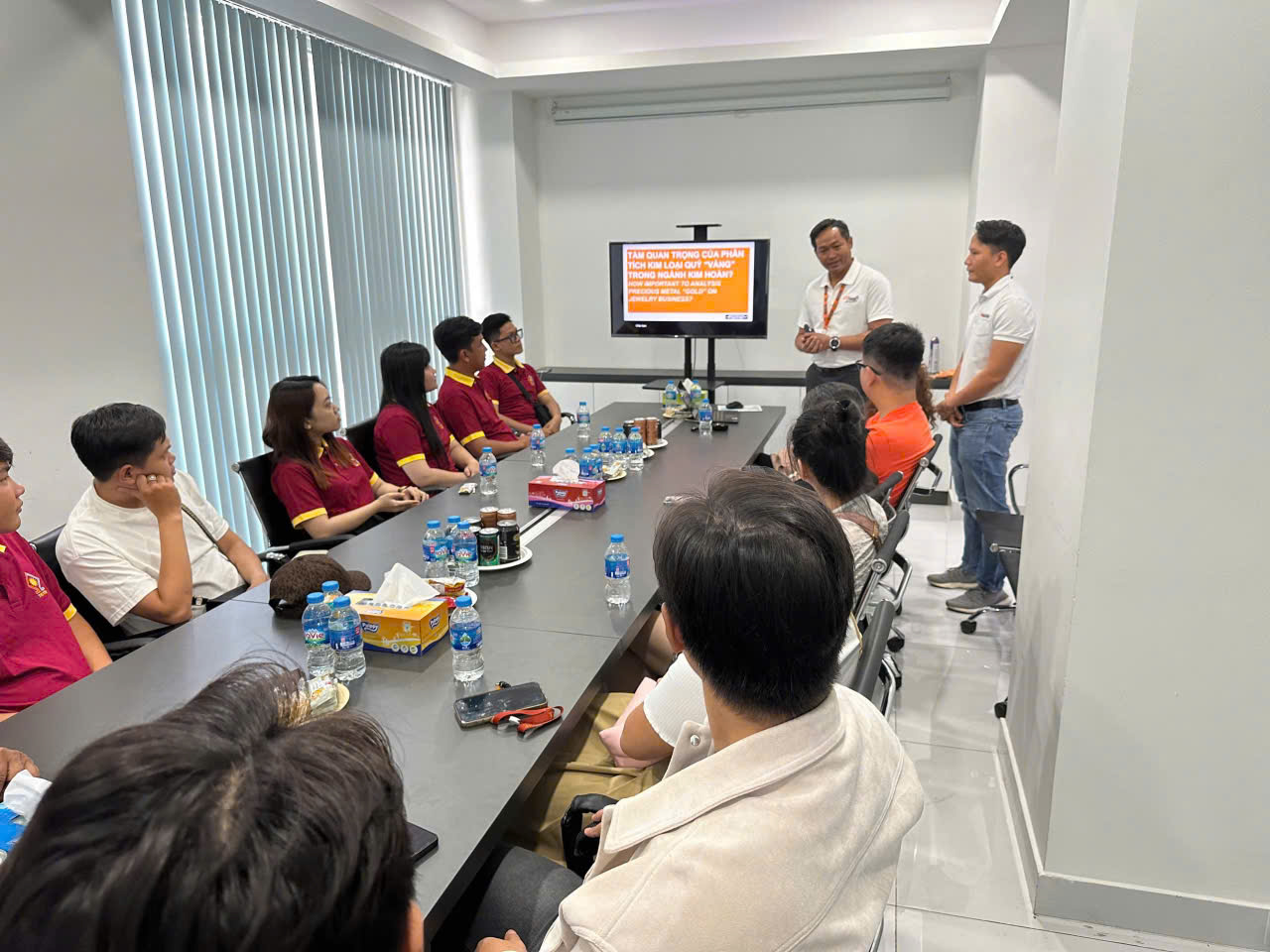 lớp học nhận định kim cương