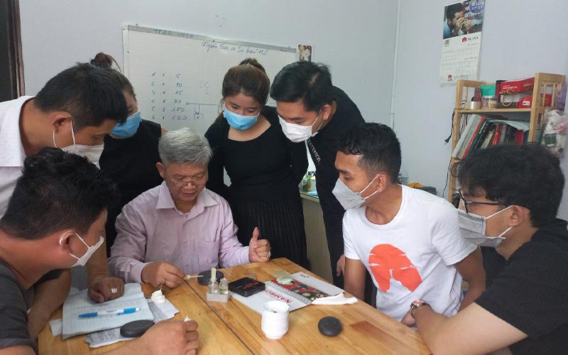 kỹ thuật nhận định chất lượng đá quý