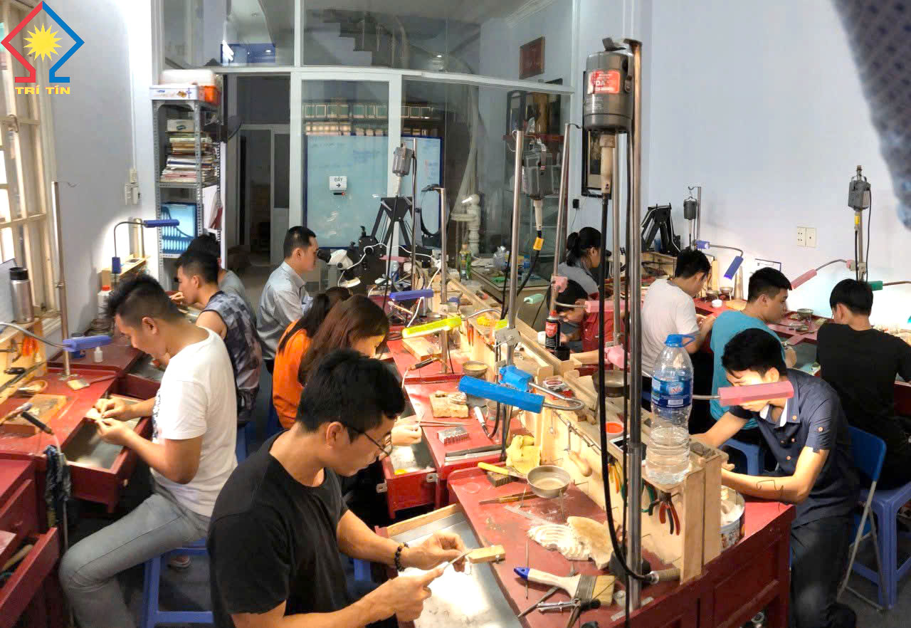 Kỹ thuật tạo mẫu trang sức xi mạ vàng