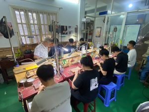 Học làm vàng bạc đá quý