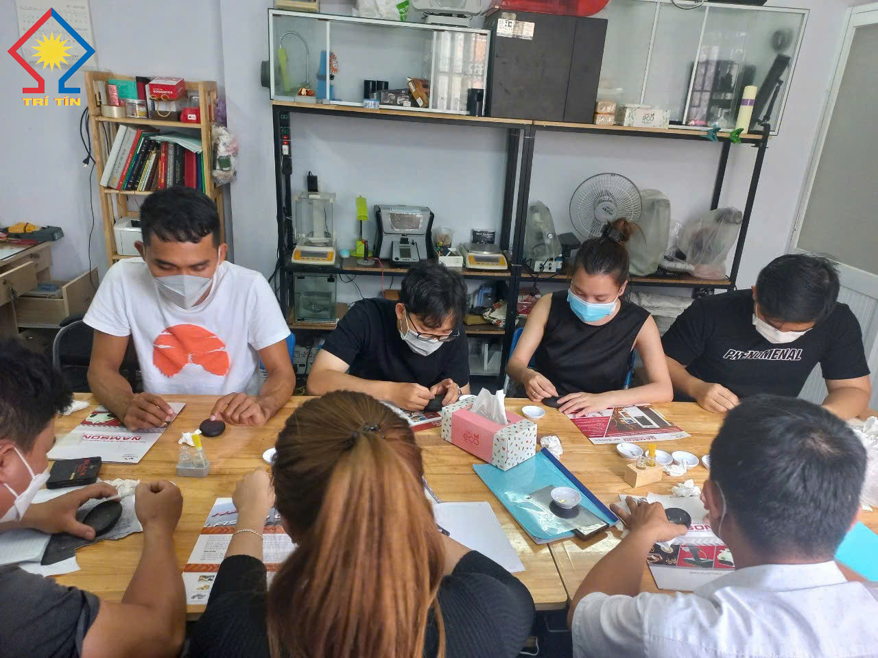 học nghề chế tác trang sức vàng bạc